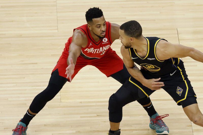 Portland Trail Blazers' C.J. McCollum suffers collapsed lung, out indefinitely