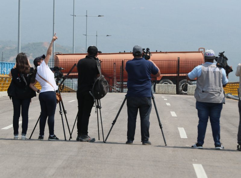 The border bridge of Tienditas between Colombia and Venezuela, in Cucuta, Colombia, was blocked by the Venezuelan army to prevent the entrance of humanitarian aid. Photo by Mauricio Duenas/EPA-EFE