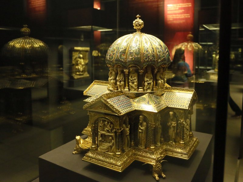 The file picture shows a domed reliquary, a part of the Guelph Treasure, displayed in the Bode Museum in Berlin, Germany. A U.S. judge ruled ancestors of the Jews who once owned the Guelph Treasure can sue the German government in federal court over allegations the Nazis forced the sale. Photo by Stephanie Pilick/EPA