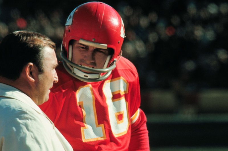 Hall of Fame quarterback Len Dawson, who died Wednesday, entered hospice care earlier this month. Photo by Joel Pfieste/Wikimedia Commons