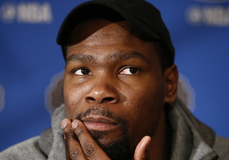 Kevin Durant hesitant to sign new deal with Golden State Warriors