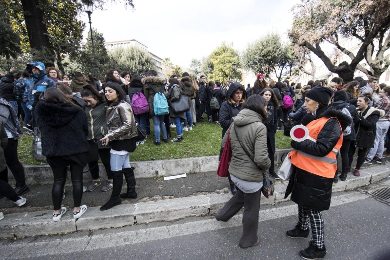Earthquakes close schools, metro system in Rome
