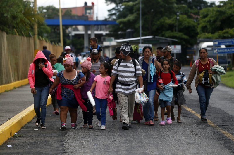 U.S. to deploy 5,200 troops to the Mexican border