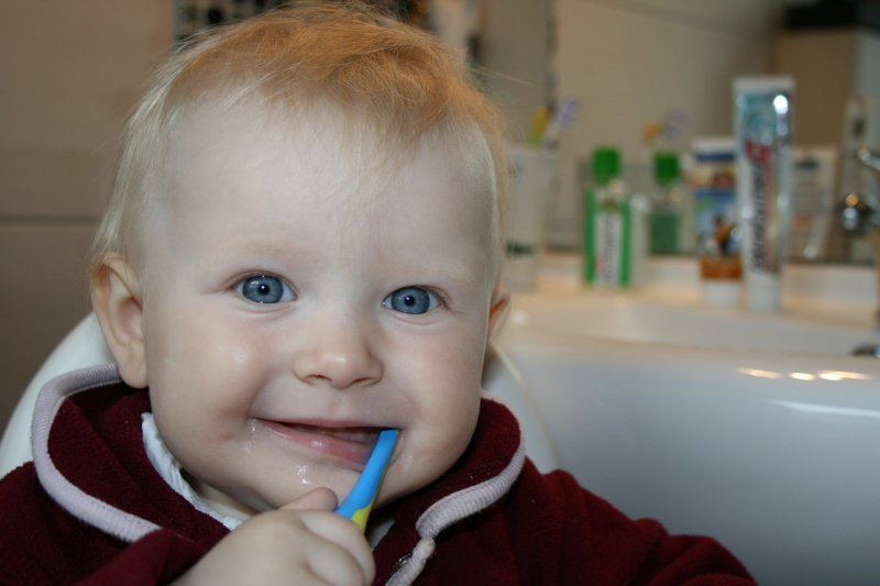 Researchers said saliva sharing helps babies identify the people who are most likely to look after their needs. Photo by collusor/Pixabay