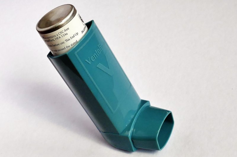 The new findings suggest different cellular pathways are at work in the airway lining cells of patients with severe asthma, particularly those involved in inflammation. asthma inhaler. Photo by InspiredImages/<a href="https://pixabay.com/photos/asthma-ventolin-breathe-inhaler-1147735/">Pixabay</a>