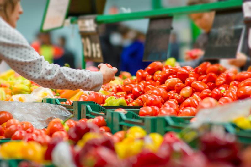 Study: Newer markets with fresh produce may cut kids' obesity rates among poor