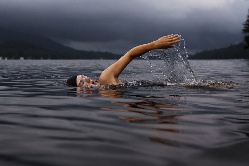 Older age, long distances, cold water, female gender, high blood pressure and heart disease are among the risk factors for swimming-induced pulmonary edema, researchers said. However, it often occurs even in those who are in good shape. Photo by Free-Photos/Pixabay