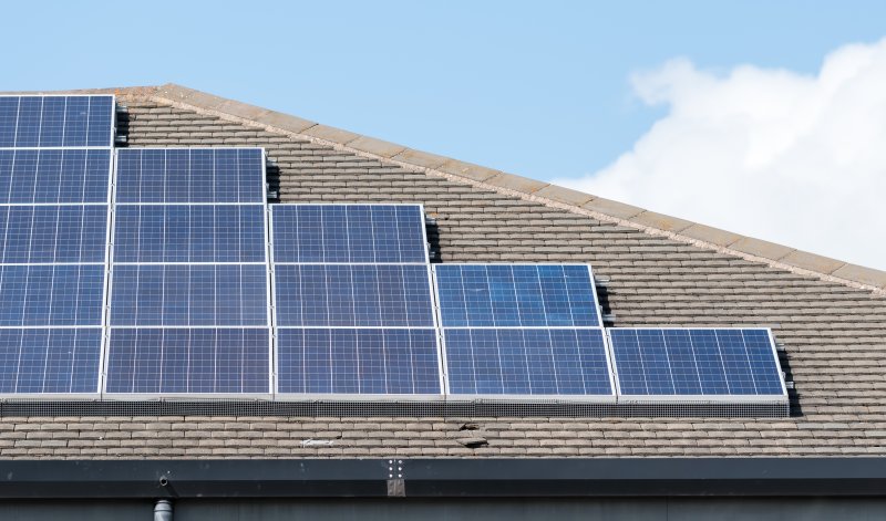 White House to unveil solar panel program for poor areas