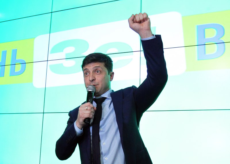 Comedian leads exit polls in Ukrainian presidential election