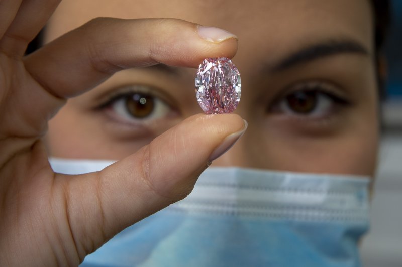 Purple pink diamond sells for $26.6M at auction
